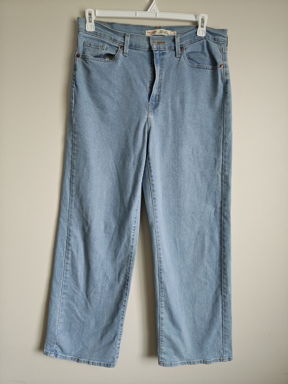 Levi's Light Blue High-Rise Wide Leg Jeans - Picture 4 of 15